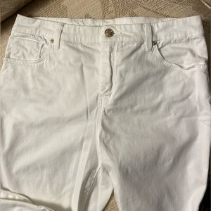 🎉HP🎉 Chico’s Girlfriend Slimming White Ankle Jeans